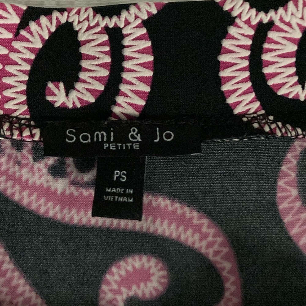 Size petite small flowy skirt